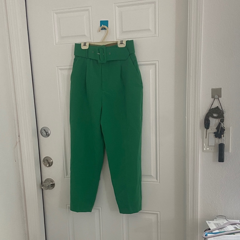 Zara Emerald Green cropped Pants with Belt